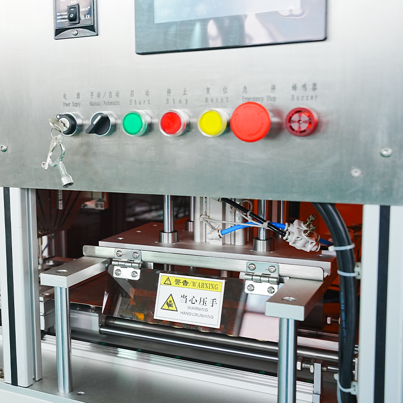Potpuno automatski kozmetički aluminijski stroj za punjenje i hranjenje posuda